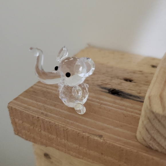 Crystals - Picture 3 of 7